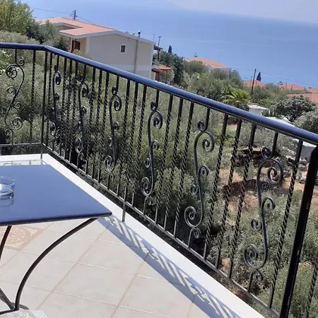 Mimi's Sunnyview House * Vlachata